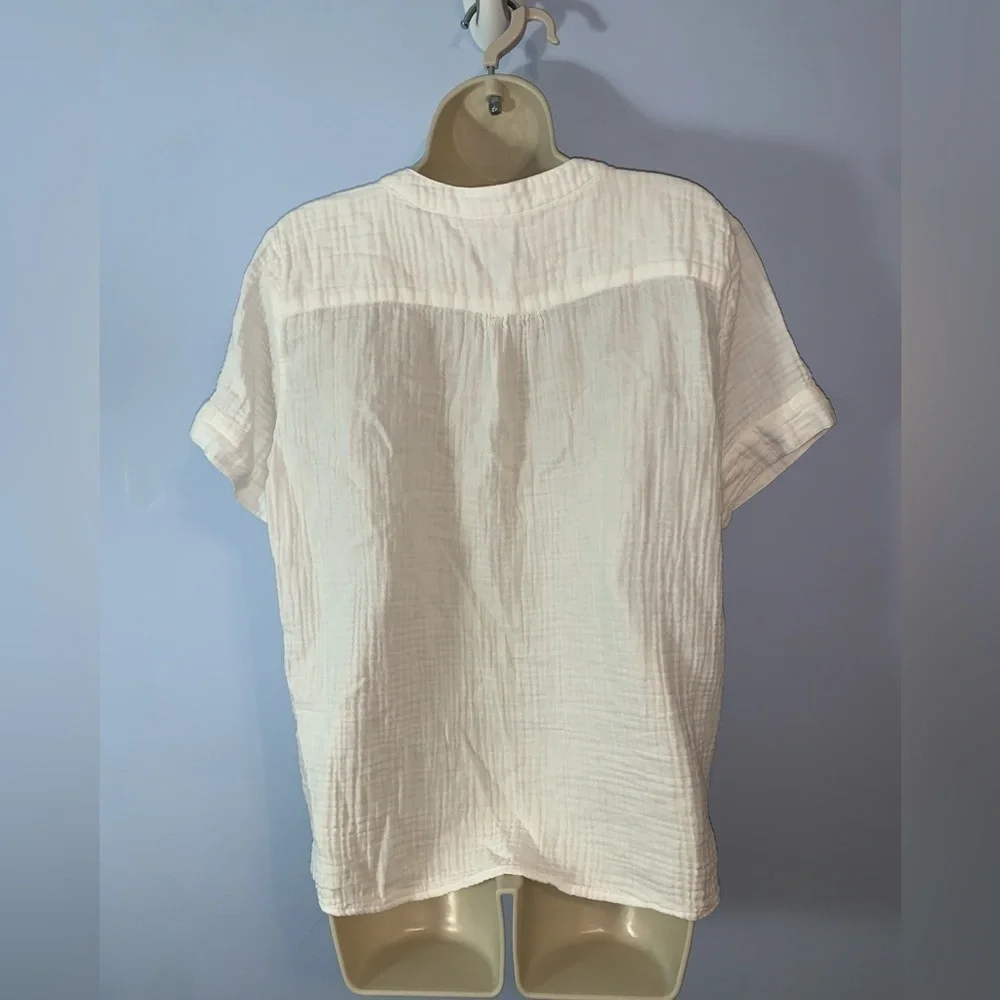 J CREW White double gauzy cotton Textured v neck pocket medium short sleeve soft